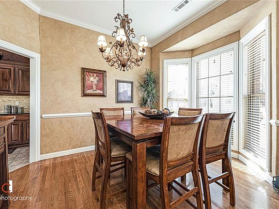5th image of 5711 S Berry Farm Dr