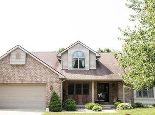 6053 Acorn Dr, Columbus, IN 47201