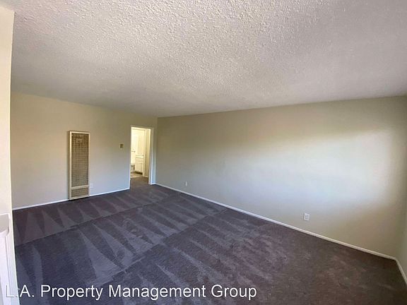 3rd image of 4200 Oakwood Ave #4