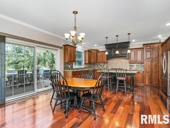 3rd image of 6144 Whispering Hill Dr