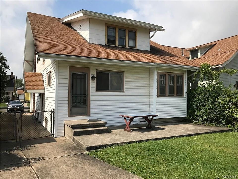2nd image of 167 Sterling Ave