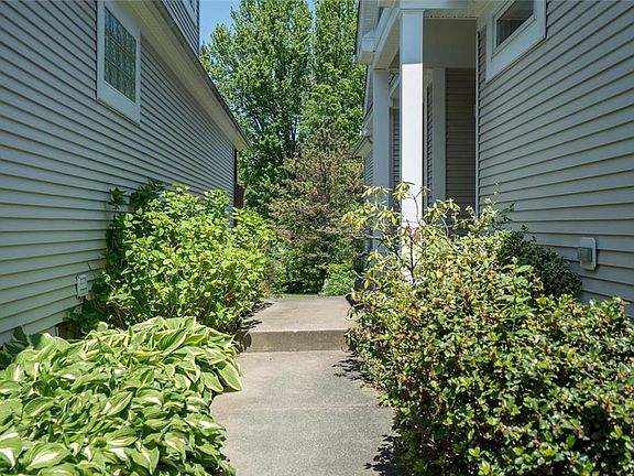 2nd image of 27 Brookins Green Dr