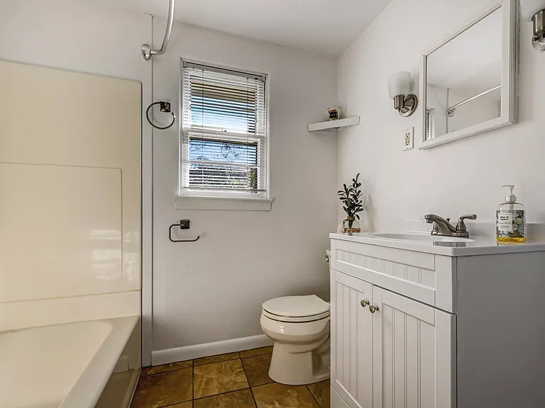 819 Fairview Ave — Photo 10
