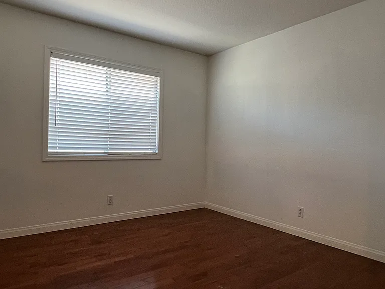 923 S Creekview Ln — Photo 18