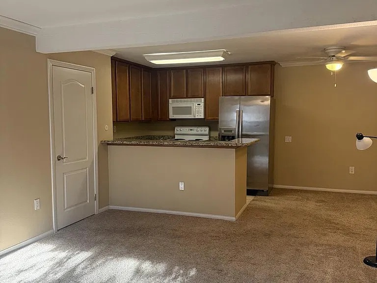 3456 Castle Glen Dr #162 — Photo 2