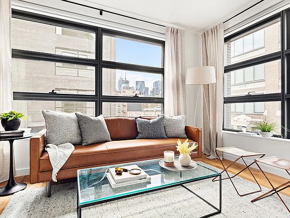 2nd image of 547 W 47th St Room 514