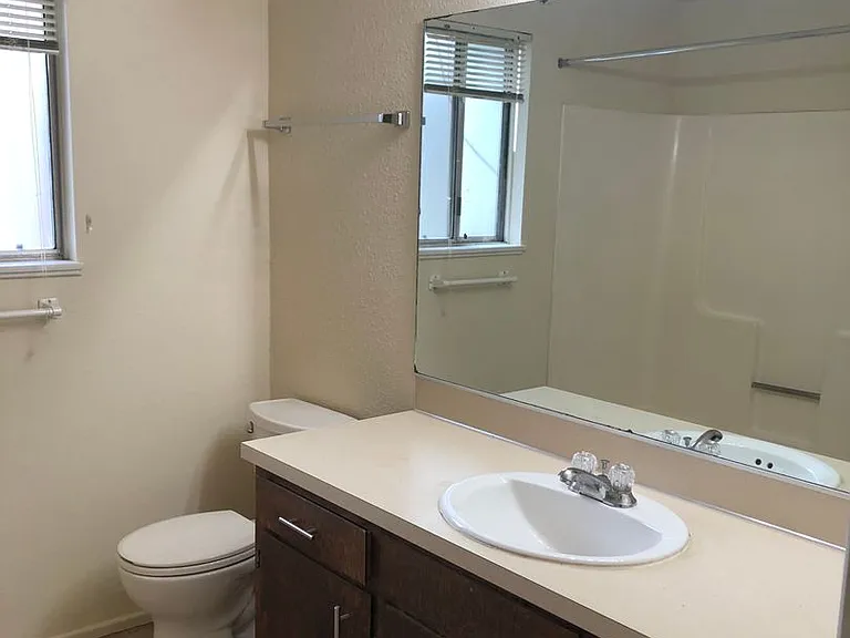 3482 & 3492 Parish St — Photo 11