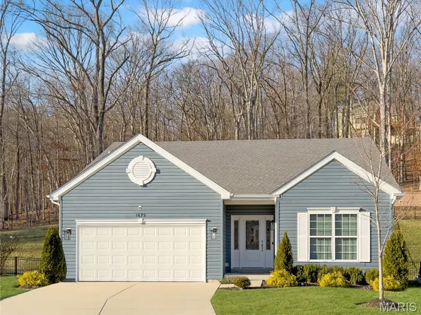 1675 Ridgefield Bluff Ct, Eureka, MO 63025