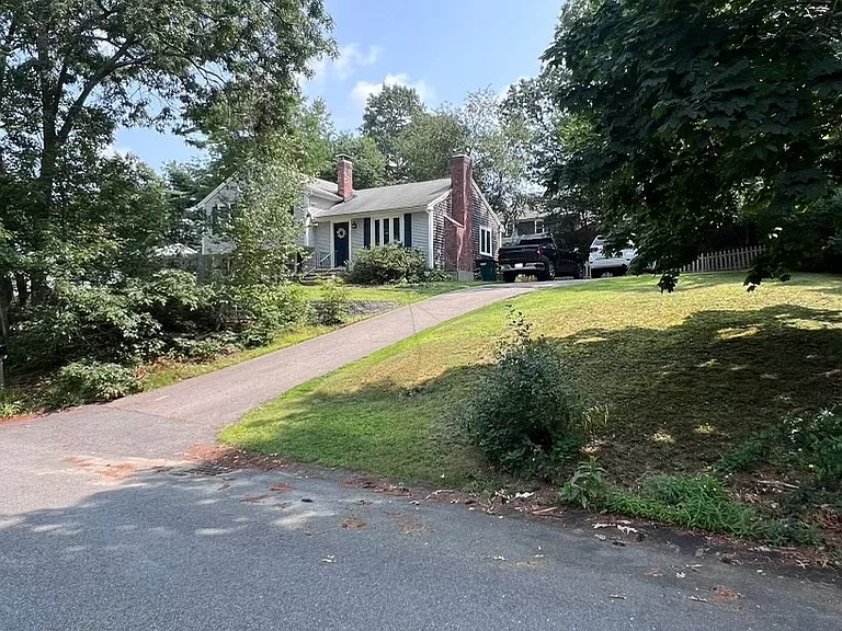 55 Walnut St — Photo 19
