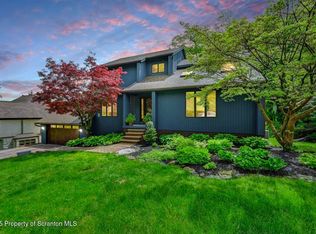 993 Oakmont Rd, Clarks Summit, PA 18411