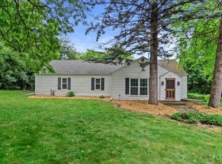 5920 S Racine Ave, New Berlin, WI 53146