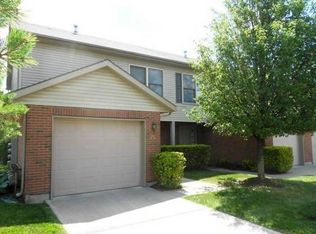 20 Robinwood Ct, Englewood, OH 45322