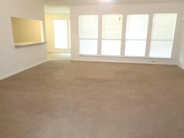 1374 Gentle Bend Dr — Photo 5