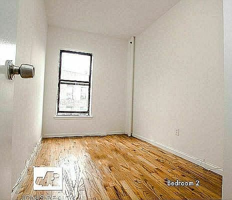 3rd image of 36 Saint Marks Pl APT 10