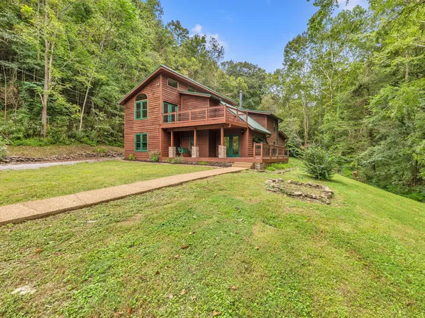 140 Carver Hollow Rd, Pleasant Shade, TN 37145