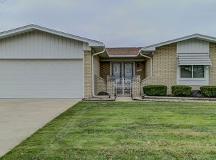38923 Fairfield Dr, Sterling Heights, MI 48310