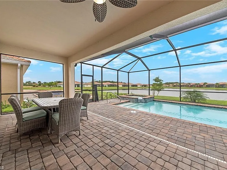 10284 Livorno Dr — Photo 17