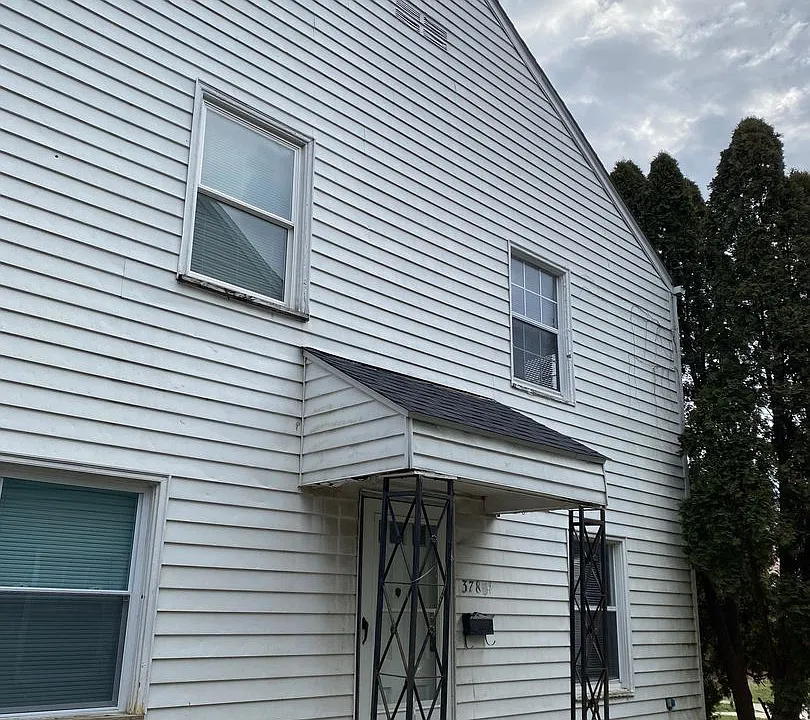 378 Roosevelt Ave #4-5