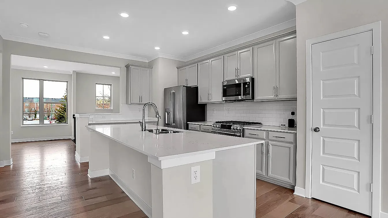 3 bed, 2073 sqft, $2,695 — Photo 3