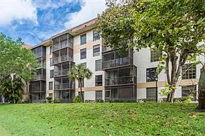 2 bed, 2.0 bath, 900 sqft, $1,750 — Photo 1