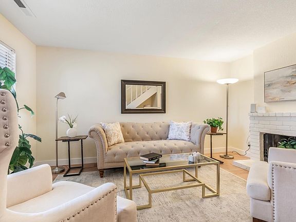 3rd image of 656 Foster Ct APT 2