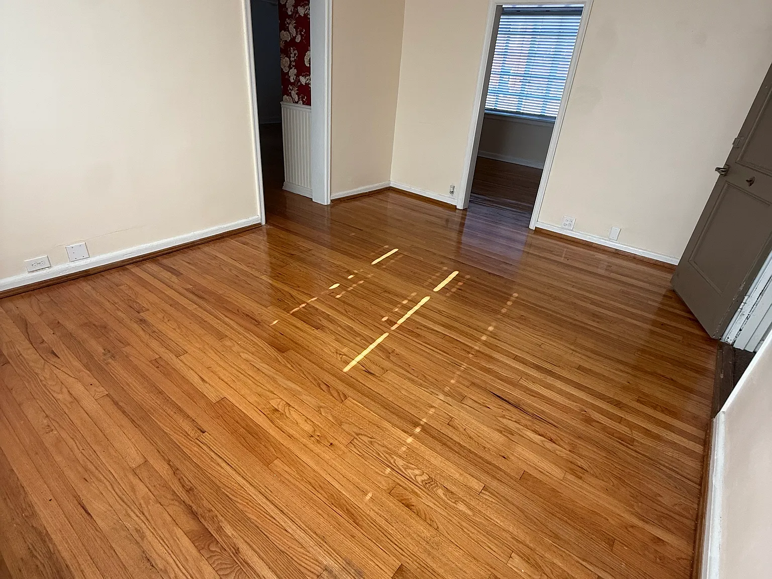 2 bed, 853 sqft, $1,200 — Photo 2