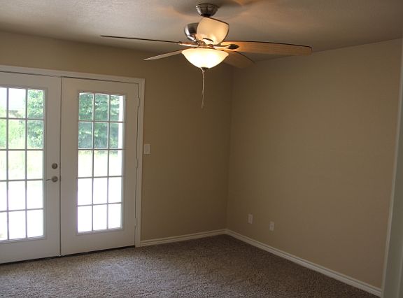 5th image of 832 S Village Creek Pkwy