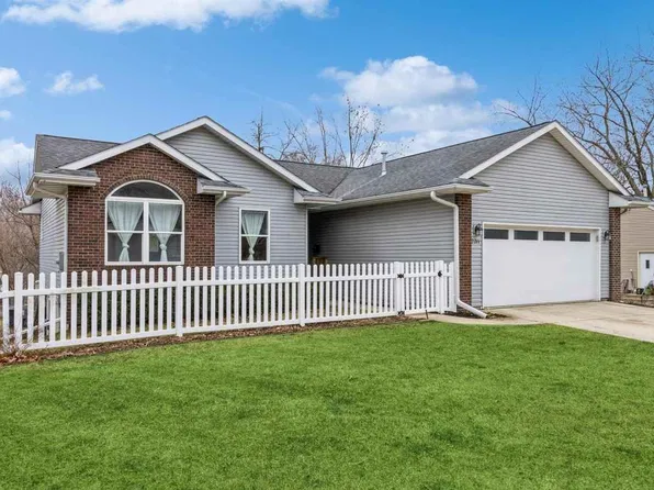 2211 A St, Iowa City, IA 52245
