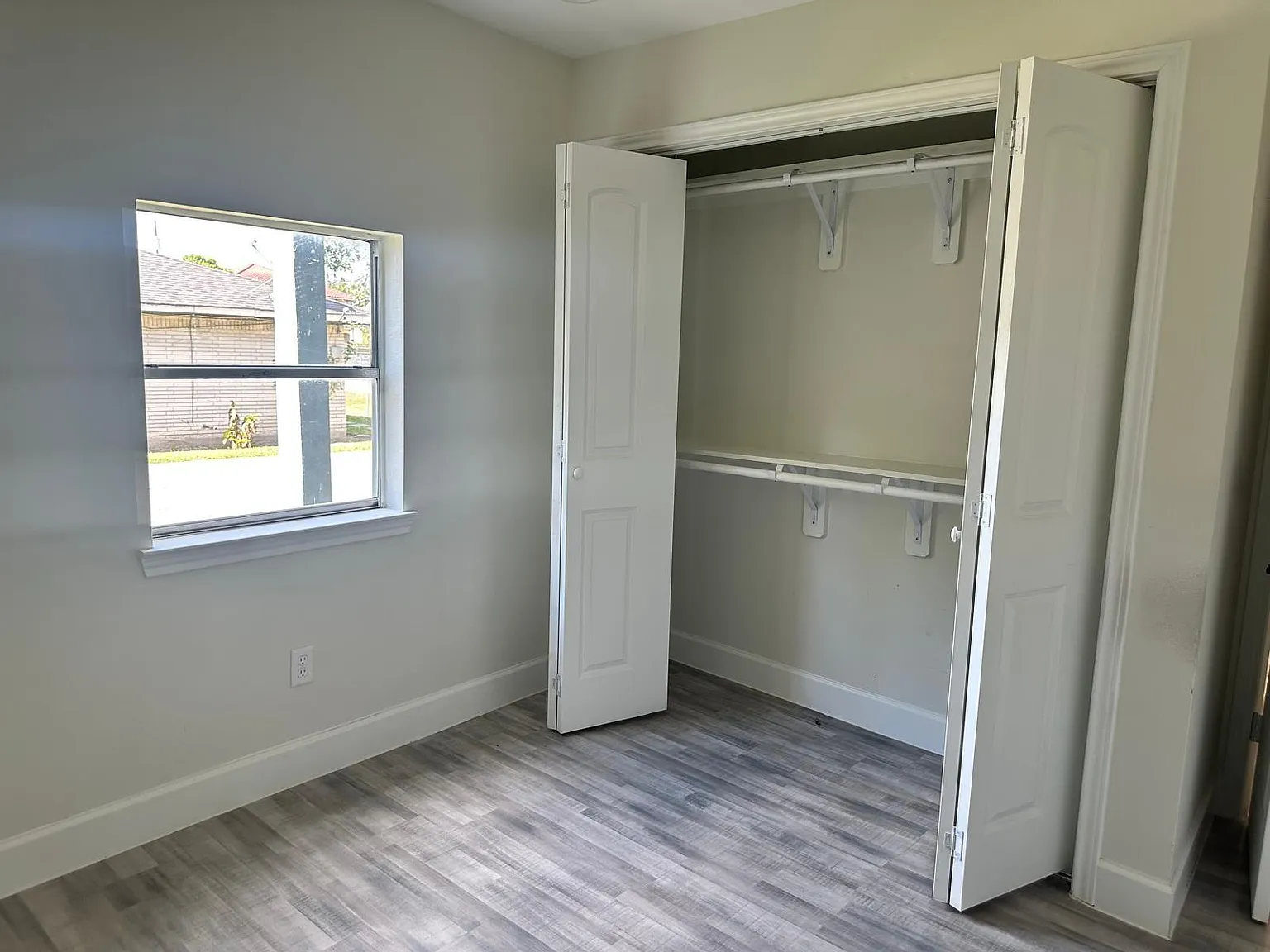 1 bed, 1.0 bath, $500 — Photo 2