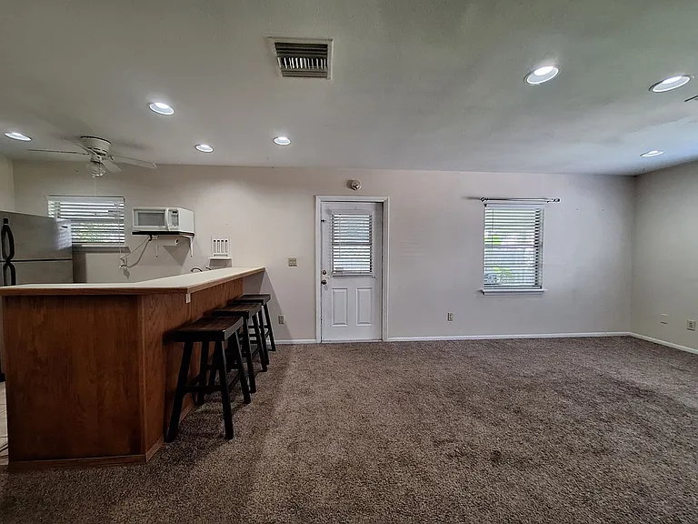 4006 Bayfront Pkwy — Photo 16