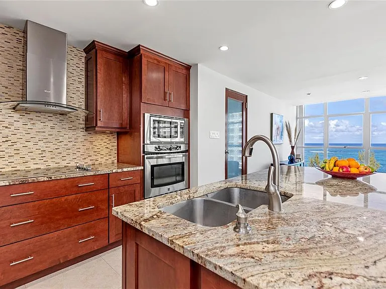 860 Ashford Ave #9 — Photo 14