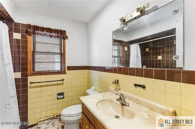 713 Lincoln Dr — Photo 8