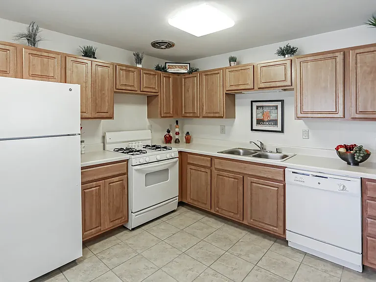 Bradley Place Townhomes — Photo 11