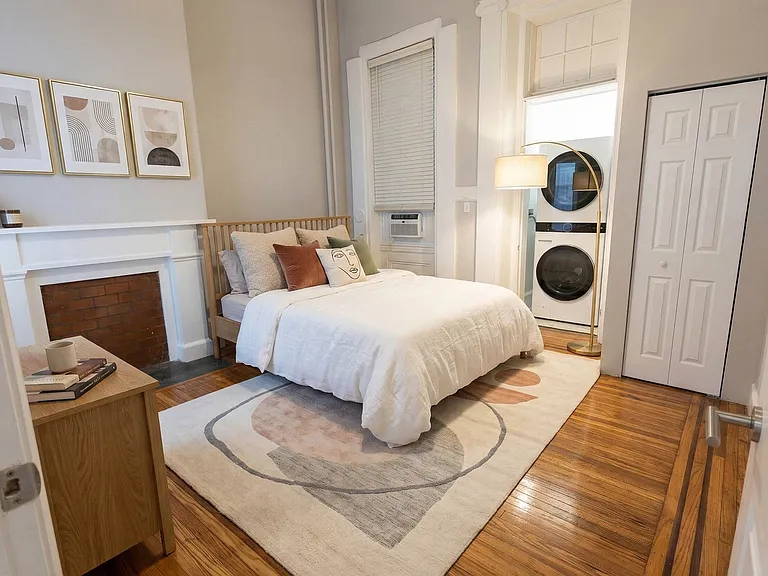 Westbury Brownstones Bedroom