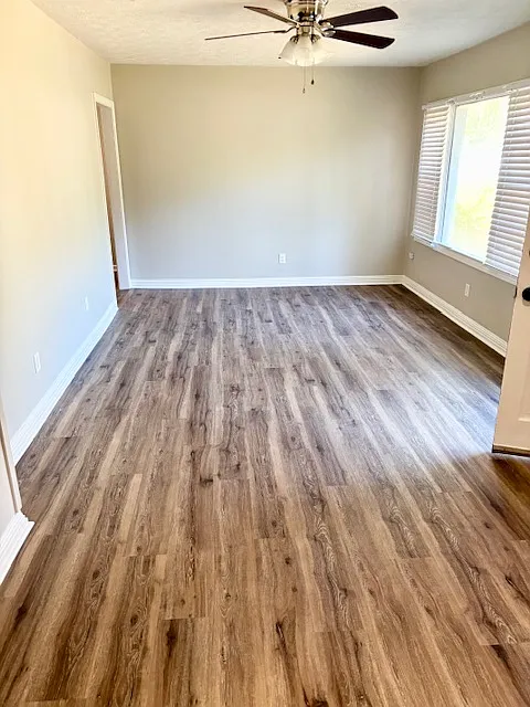 3 bed, 988 sqft, $1,000 — Photo 3