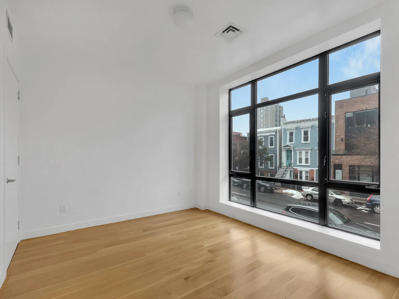 552 Lafayette Avenue — Photo 3