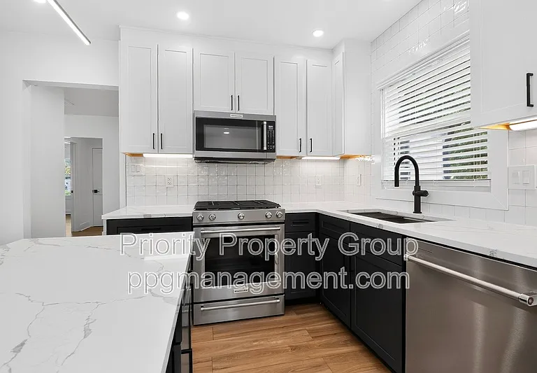 1033 Drummond Ave — Photo 18