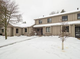 3760 Cedaridge Rd, Kalamazoo, MI 49008