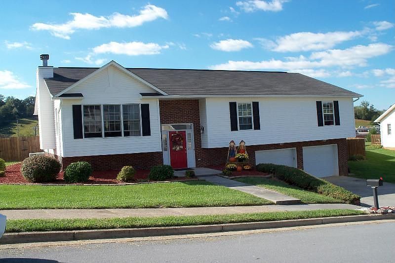 1st image of 6 Boles Dr