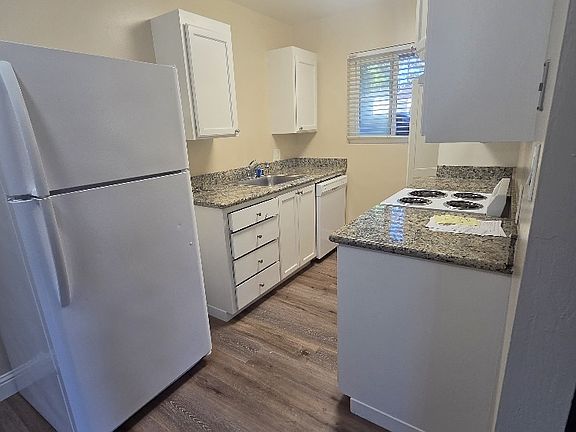 2nd image of 550 California St #1