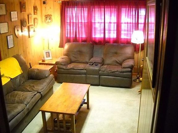 4th image of 8 Ferndale Dr