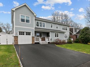 36 Keeher Ave, Newport, RI 02840