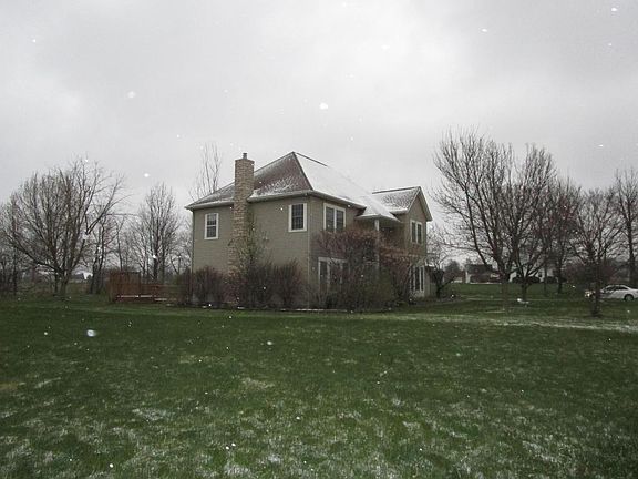 4th image of 352 Killarney Dr