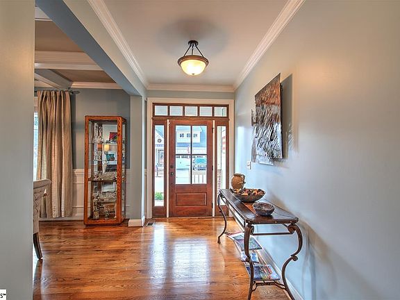 5th image of 61 Palladio Dr