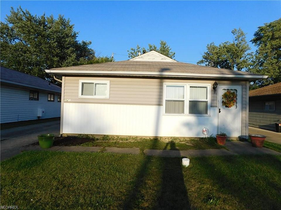 2nd image of 541 Northfield Rd