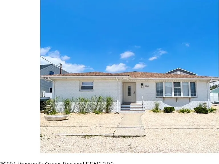 308 Harding Ave #WKLY SUMMER RENTAL — Photo 3