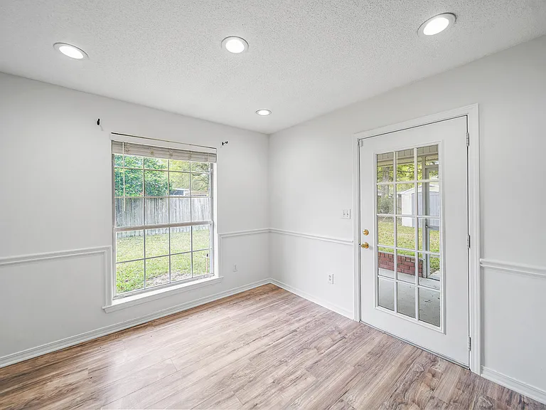 3313 Country Meadow Ln — Photo 23