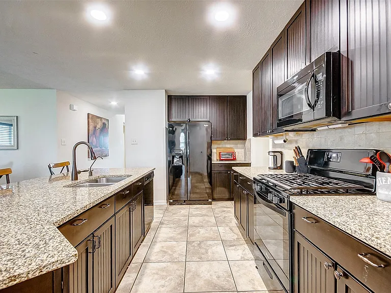 6718 Madison Heights Ct — Photo 8