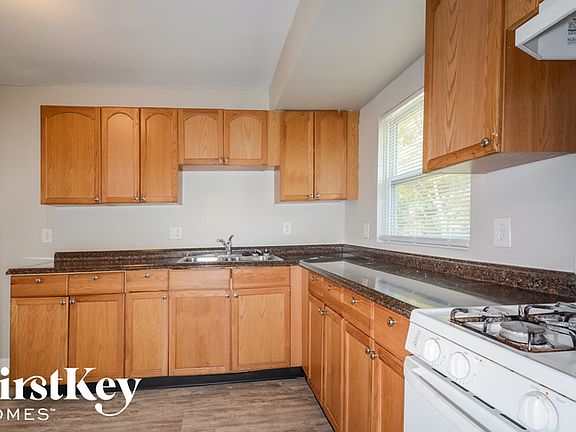 5th image of 10210 Hobkirk Dr