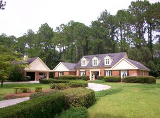 808 Hillmont Dr, Waycross, GA 31503